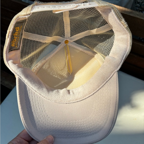 Trucker hat - one size fits all - Picture 6 of 8